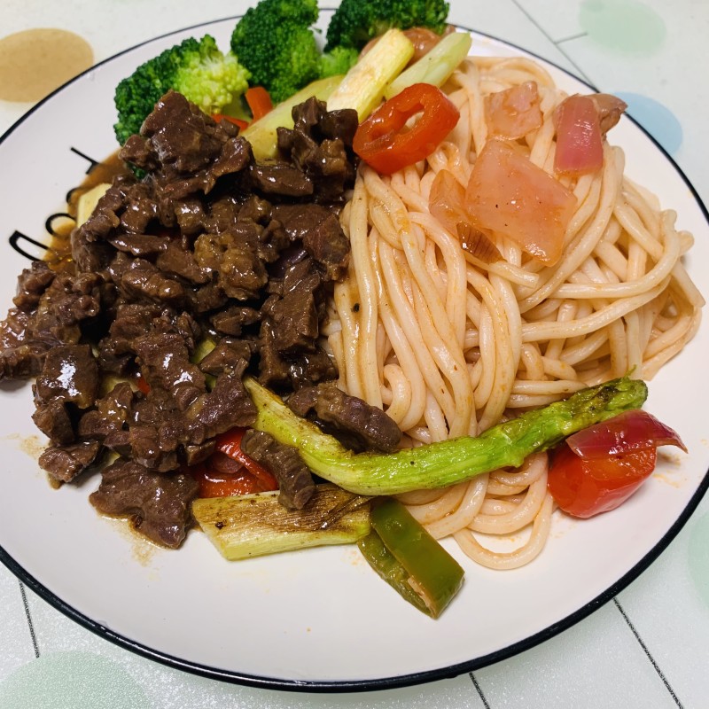 Steps to make black pepper beef sauce noodles: 27