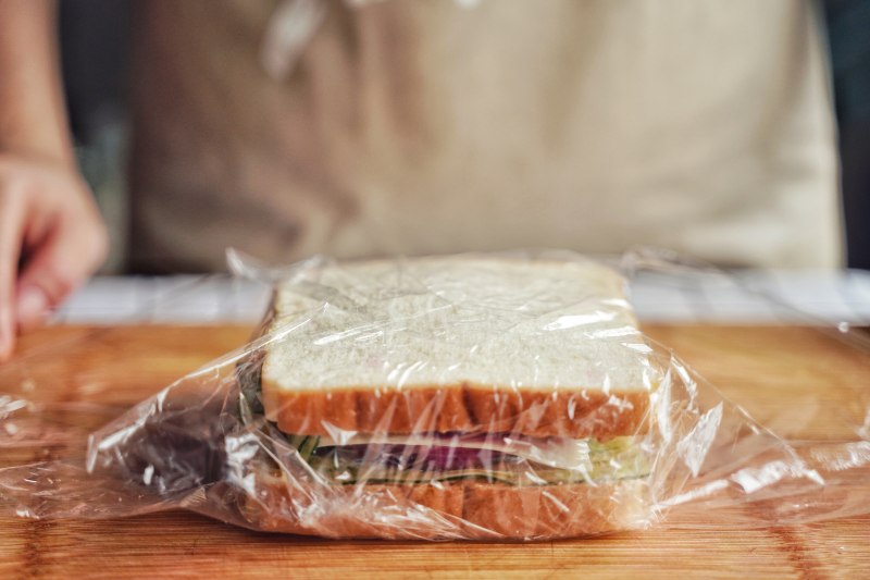 Rose Zhi How to make heart sandwich: 7